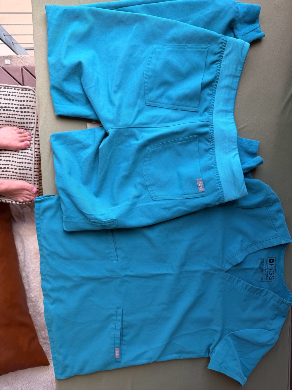 Figs Medical Scrub Set Bundle in Teal, Sky Blue, Black, Khaki, Gray - Picture 6 of 16